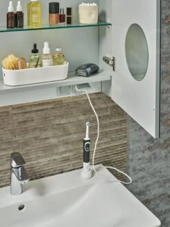 Ideal Standard Mirror&Light - Spiegelkast Met LED Verlichting En Inlegplank, 1200x700 Mm, Aluminium T3499AL -Woonwinkel 87fcb06f07cbc6b7fd1b34b6