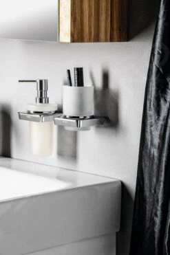 Sapho Zen - Zeepdispenser Met Houder, Melkglas/chroom 161010 -Woonwinkel 97f22aeb14f1572f0690e2af